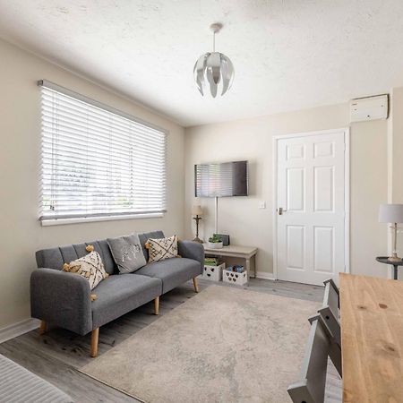 Windsor Burnham Ascot Haven Sleeps 4 Villa Slough Exterior foto
