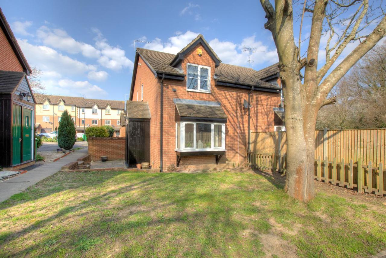 Windsor Burnham Ascot Haven Sleeps 4 Villa Slough Exterior foto